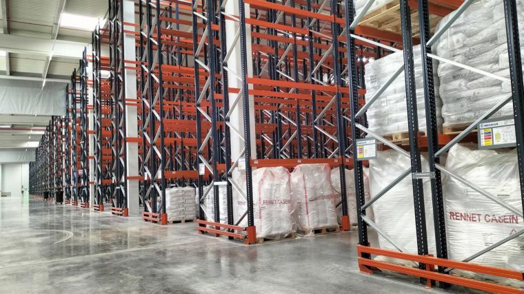 La facturación de la industria se contrae un 6,7% en abril, arrastrada por la Semana Santa