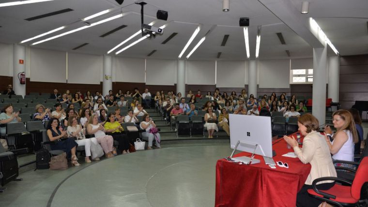 Más de un centenar de investigadores e investigadoras de la UCLM comparten cómo introducen la perspectiva de género en sus trabajos
