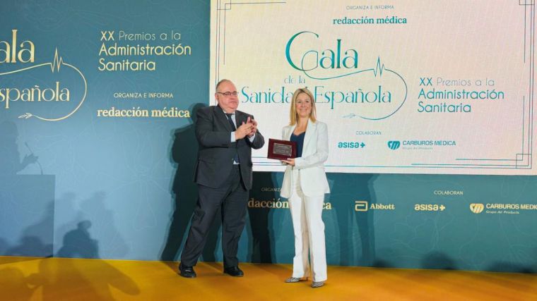 Redacción Médica reconoce la labor de la directora general de Cuidados y Calidad del Servicio del SESCAM