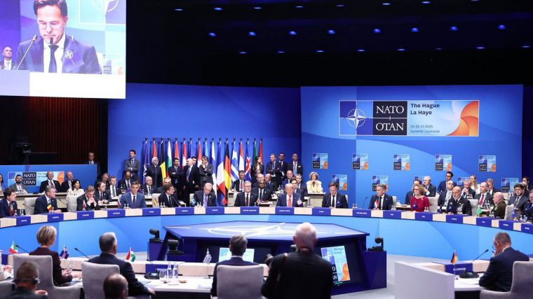 Page cree que los países de la OTAN han hecho 'teatro' aceptando las demandas de Trump pero España no podía hacerlo