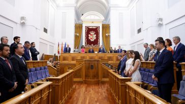El Pleno de las Cortes Regionales comienza con un minuto de silencio por los últmios crímenes de violencia machista