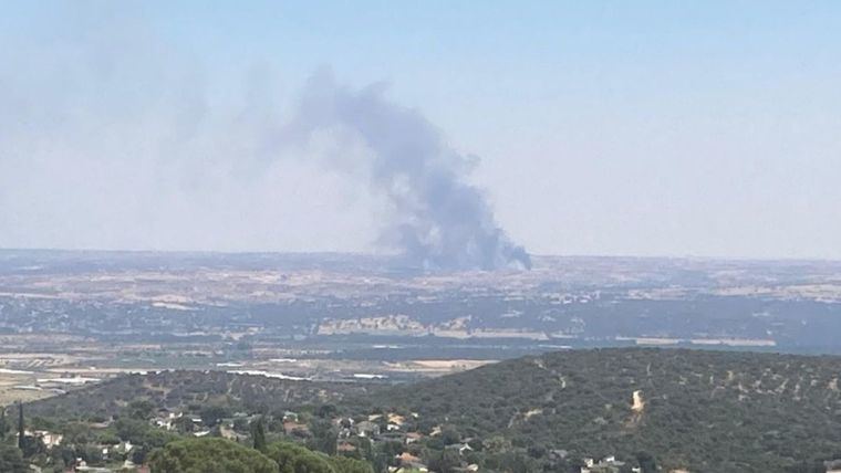 Asciende a Nivel 2 el incendio de Méntrida que ha provocado el confinamiento de la urbanización Calypo Fado