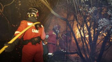 Un total de 123 militares de la UME, 42 vehículos de extinción y 3 drones siguen luchando contra el fuego en Méntrida
