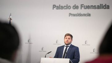 CLM advierte a Transportes que no puede gestionar las rutas de autobús "como si fuera una empresa"