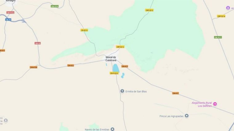 Herido un trabajador tras caerle encima de la cabeza una paca de paja en una finca de Moral de Calatrava