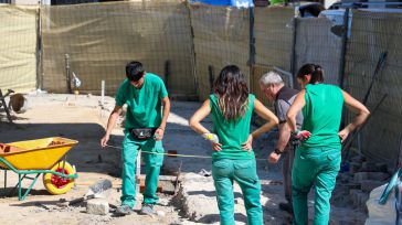 La plaza de San Cristóbal lucirá un nuevo aspecto, gracias al trabajo de los 12 alumnos del Programa de Capacitación Juvenil de la concejalía de Empleo