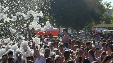 Ciudad Real se tiñe color: La Zurra y la Fiesta Holi congregan a miles de jóvenes y familias en la explanada del Ferial