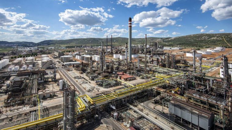 Repsol Química para sus plantas en Puertollano tras la resolución del contrato con Eserman