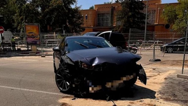 Herido un conductor tras colisionar dos vehículos en la calle Hermanos Becerril de Cuenca