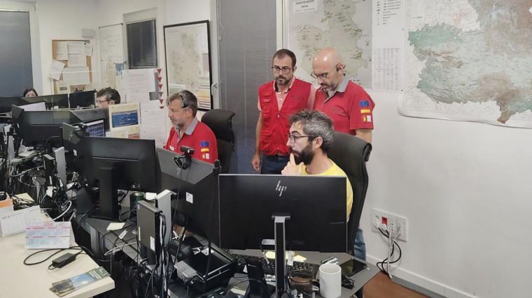 Castilla-La Mancha solicita la colaboración de la UME para intervenir en el incendio forestal de Navalmoralejo (Toledo)