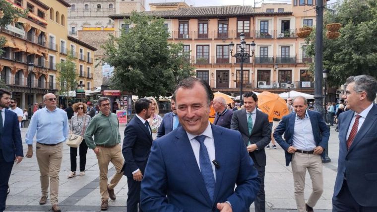 Moreno acusa a PSOE y PP de colaborar en CLM y sitúa a Vox como única 'alternativa al bipartidismo'