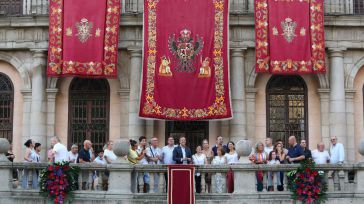 El alcalde desea una feliz Feria y Fiestas a los toledanos junto a APANAS, que lleva 60 años trabajando por las personas con discapacidad