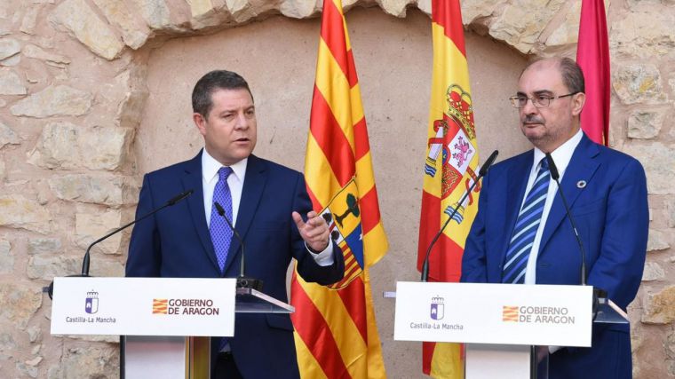 García-Page despide a Javier Lambán, una persona “muy cabal y honesta” que ayudó “a su tierra, a las ideas del PSOE y a España”