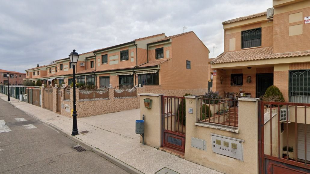 Hallado inconsciente un niño de dos años en la piscina de un domicilio de Ugena