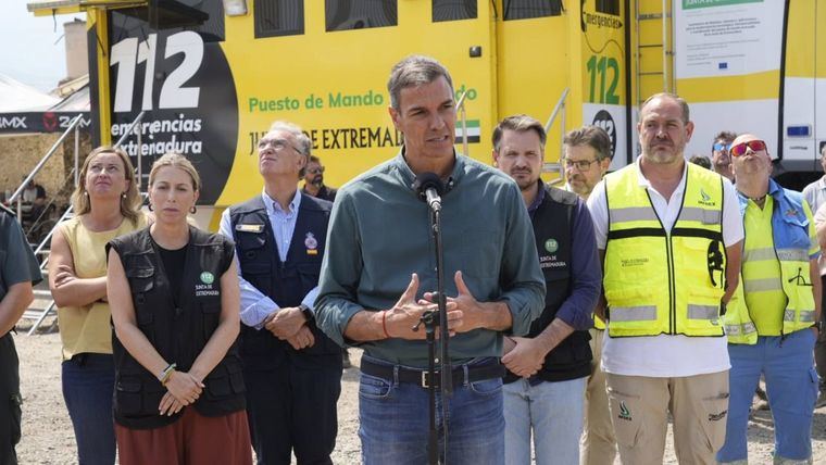 Sánchez anuncia que el martes se reconocerá la emergencia en zonas con incendios y promete ayudas para la reconstrucción