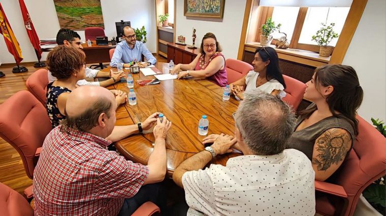 Diputación y asociaciones vecinales de Albacete suman fuerzas contra la posible instalación de un vertedero de amianto