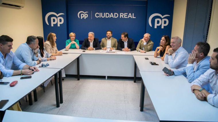  Núñez admite que el dato del paro en CLM 'mejora un poquito' pero ve a la región 'peor que el resto' de manera estructural