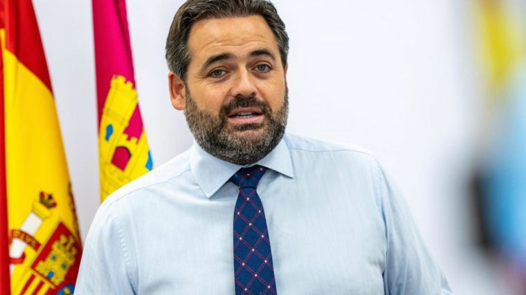 Núñez insiste en una nueva ley de polígonos industriales y más inversión para acoger en la región al sector militar
