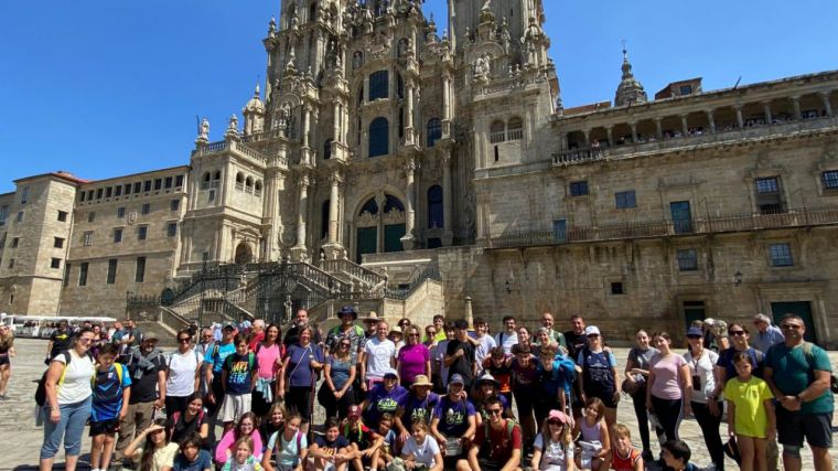 Medio centenar de toledanos reciben la Compostela tras realizar el “II Camino de Santiago en familia”