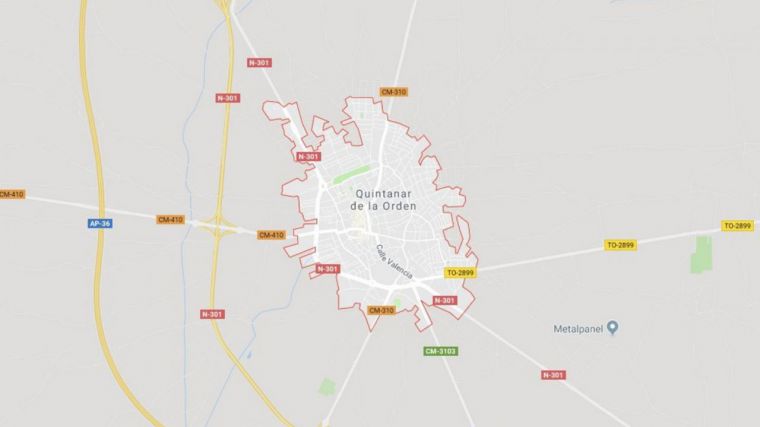 Alarma en Quintanar de la Orden por el incendio de un taller mecánico que ya se ha extendido a otra nave