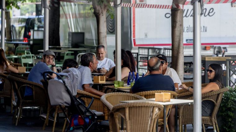 La Asociación de Hostelería de Toledo califica de 'desproporcionada' la prohibición de fumar en terrazas