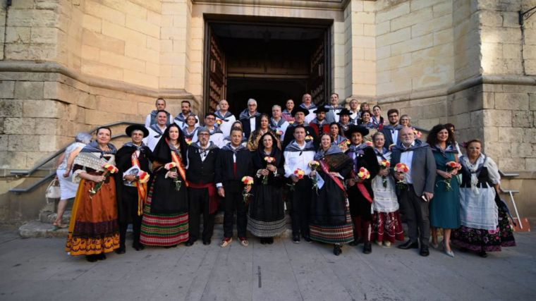 La Ofrenda de Flores vuelve a congregar a miles de personas en una de las citas más especiales de la Feria de Albacete