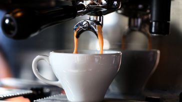 El café y los huevos, el desayuno "de lujo" que cuesta un 20% más que en enero