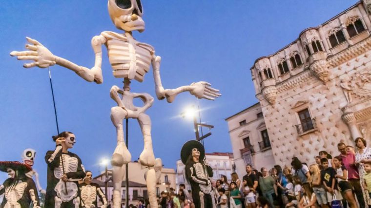 Herido grave un niño de 12 años tras ser atropellado por una carroza en las fiestas de Guadalajara
