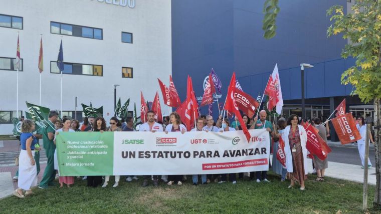 Los trabajadores sanitarios de CLM llevan su descontento a la calle por el 'bloqueo' en la negociación del Estatuto Marco