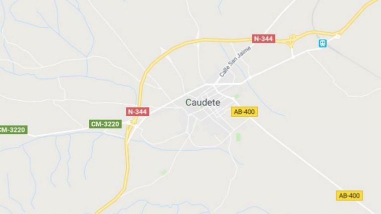 Trasladado al hospital de Albacete un menor de 1 año tras ser rescatado de una piscina en Caudete