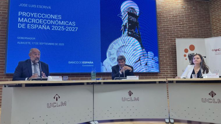 El gobernador del Banco de España presenta en la UCLM el último Informe Trimestral de la economía española