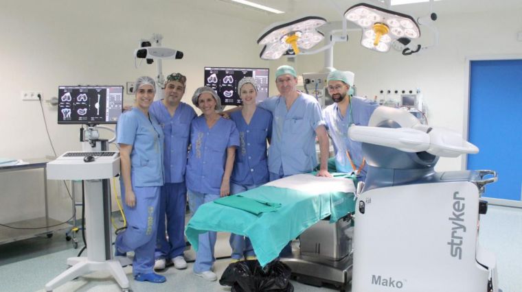 El Hospital Universitario de Ciudad Real alcanza el centenar de intervenciones de cadera y rodilla realizadas con asistente robótico