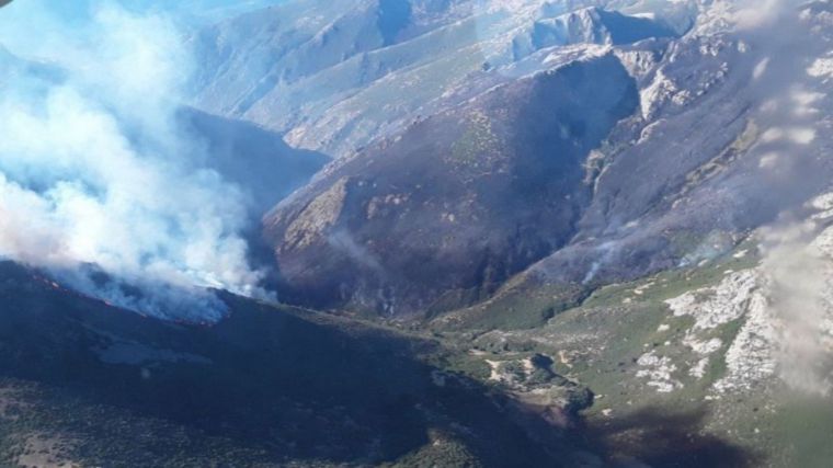 CLM y CyL crean un Mando Unificado para abordar la extinción del fuego de Guadalajara que ha saltado a Segovia