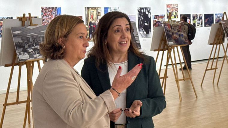 Cedillo visita la exposición fotográfica ‘Momentos icónicos de nuestra historia reciente’ que conmemora los 40 de la Agencia EFE en Castilla-La Mancha