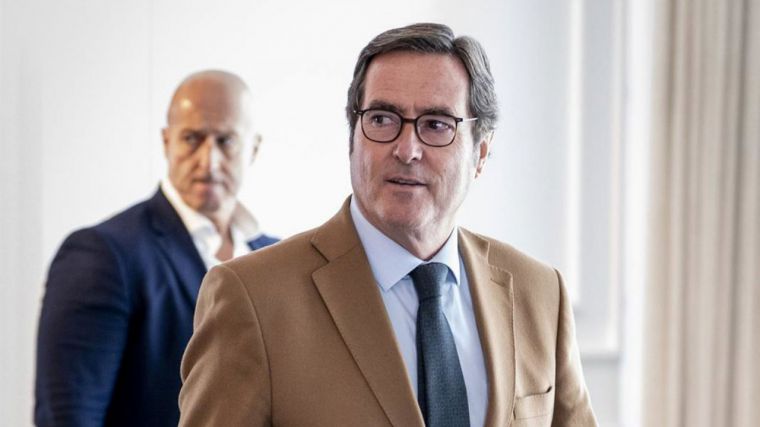 Garamendi tilda de 'ocurrencia' la ampliación del permiso por fallecimiento y ve 'agotadores' los anuncios de Díaz
