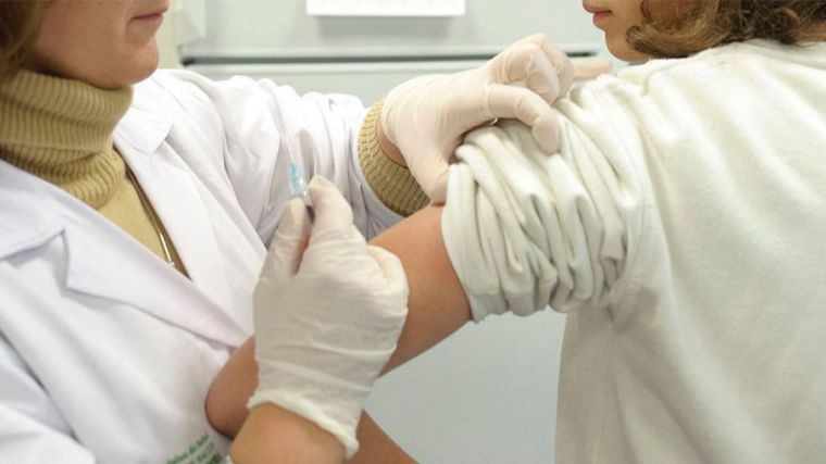 SATSE denuncia la falta de contratación de refuerzos de enfermeras para el desarrollo y seguimiento de las campañas de vacunación