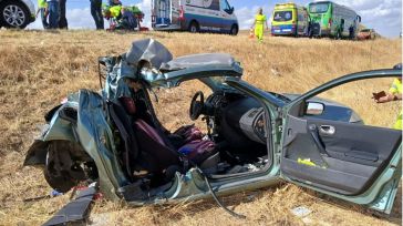 Dos heridos en la colisión entre un turismo y un autobús escolar en Camarena (Toledo)