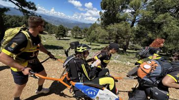 La Diputación de Toledo impulsa el senderismo inclusivo con el préstamo de una silla todoterreno y una barra direccional