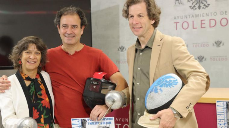 Toledo acoge la 9ª Copa Maestros de Esgrima de Castilla-La Mancha en la plaza del Ayuntamiento