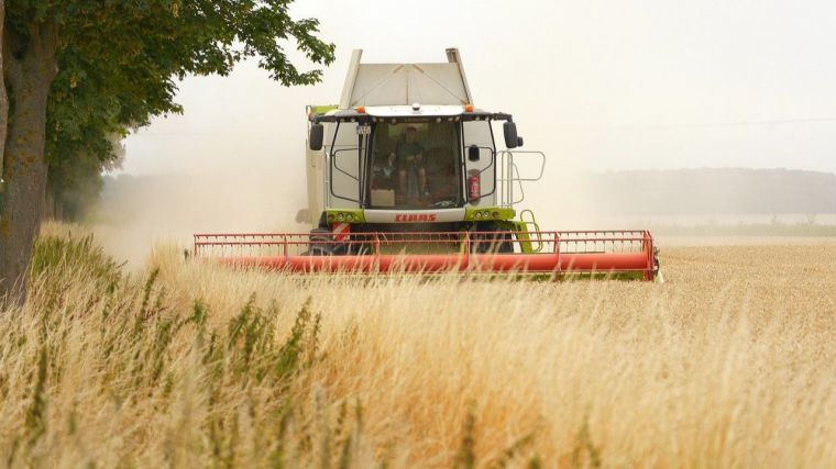 Comienza el pago de 367,8 millones de euros del pago anticipado la PAC a los agricultores y ganaderos de CLM