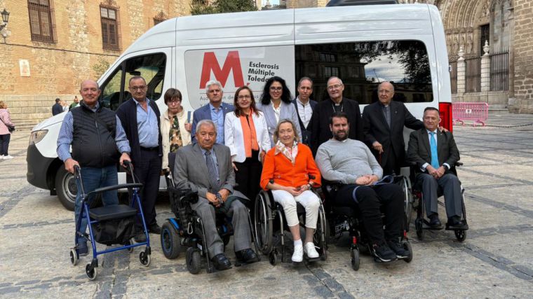 La Diputación de Toledo financia la nueva furgoneta adaptada de ADEMTO para mejorar la atención a personas con esclerosis múltiple
