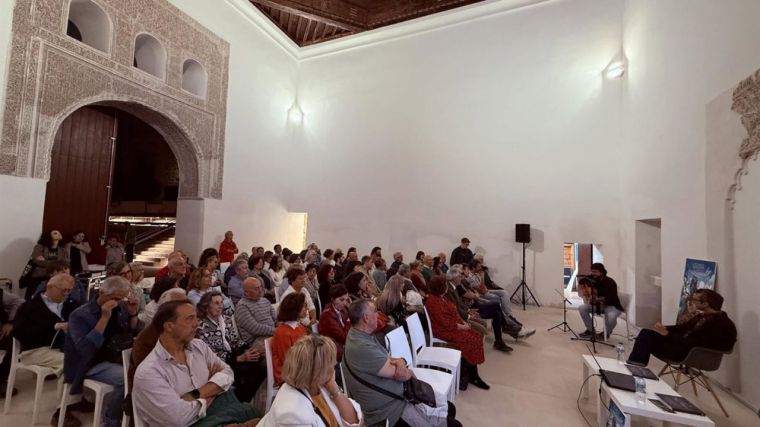Cibra presenta el libro 'TO(le)DO con versos. Rutas nocturnas guiadas por la poesía de Isid(o)ro Moreno'