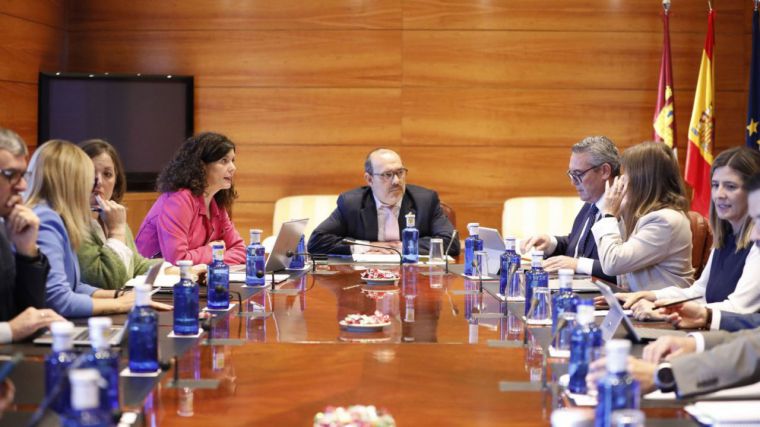 Las Cortes Regionales debaten este jueves en Pleno sobre Sanidad, canon del agua y radiofísica sanitaria