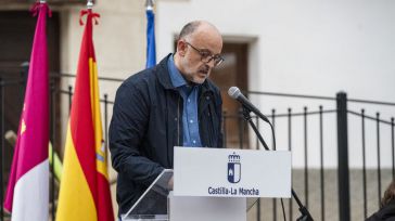 Letur reconoce el trabajo de los servicios públicos y las administraciones en el homenaje a las víctimas de la dana