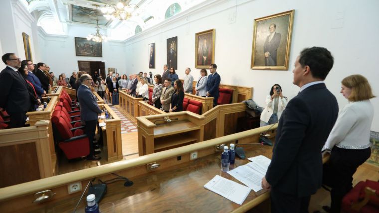 El pleno aprueba solicitar al Gobierno de España la inclusión en los PGE la ejecución de infraestructuras necesarias para la ciudad de Toledo