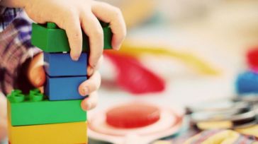 La empresa que gestiona las escuelas infantiles públicas de Toledo abona el 50% de la nómina que adeudaba a las trabajadoras