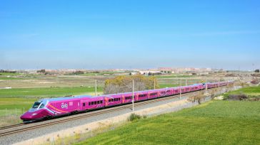Renfe pone a la venta este viernes billetes Avlo a un precio de 7 euros para viajar entre Madrid, Sevilla y Málaga