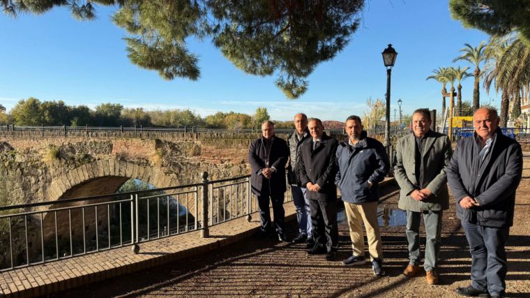 La Diputación de Toledo se compromete a colaborar con el Ayuntamiento en el arreglo al acceso al puente viejo de Talavera