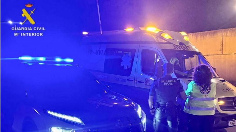 La Guardia Civil rescata a dos personas en el incendio de un bloque de viviendas de Illescas