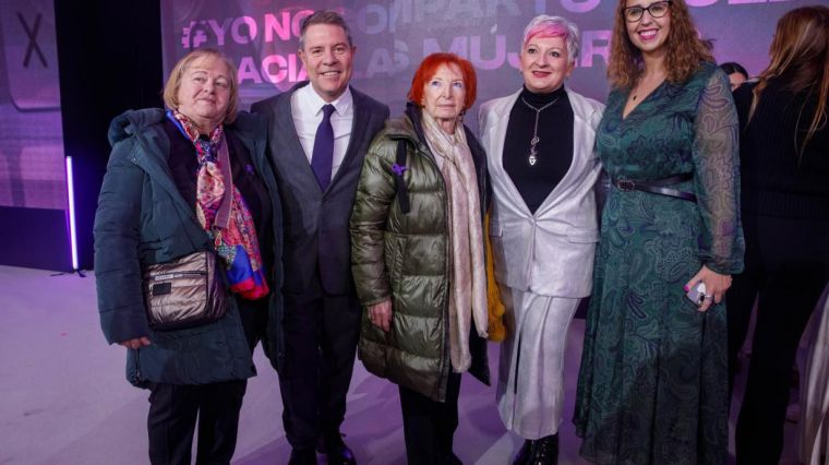 El Gobierno regional reconoce a la comunidad educativa y a entidades privadas por su compromiso en favor de una sociedad libre de violencia de género